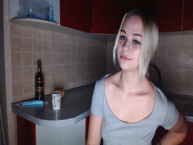 Live sex webcam photo for LeyaRoyal #270530180