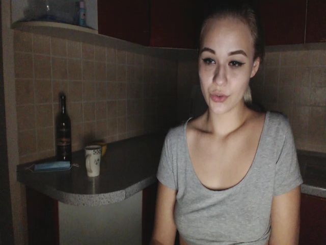 Live sex webcam photo for LeyaRoyal #270541669