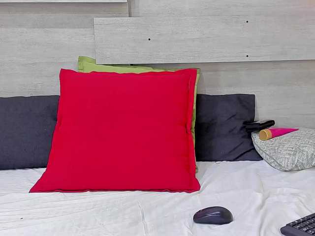 Live sex webcam photo for ANDREARODRI2 #270481684