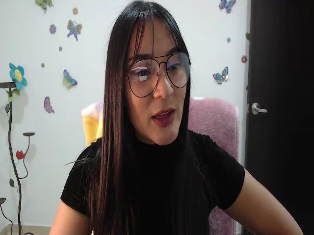 Live sex webcam photo for Summer_Cum1 #270334005