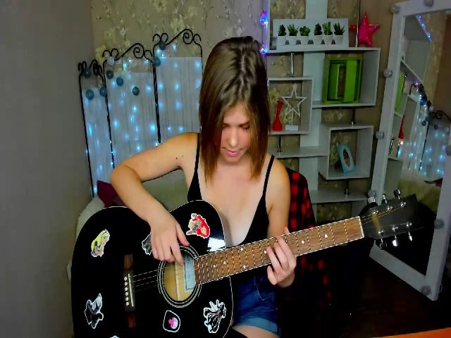 Live sex webcam photo for EffyShy #270450392