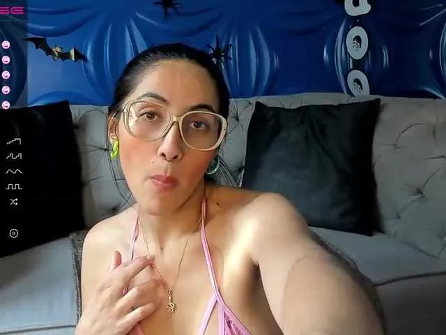 Live sex webcam photo for KeilaSummer #270793766
