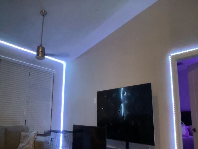 Live sex webcam photo for Sammy_gray #270664365