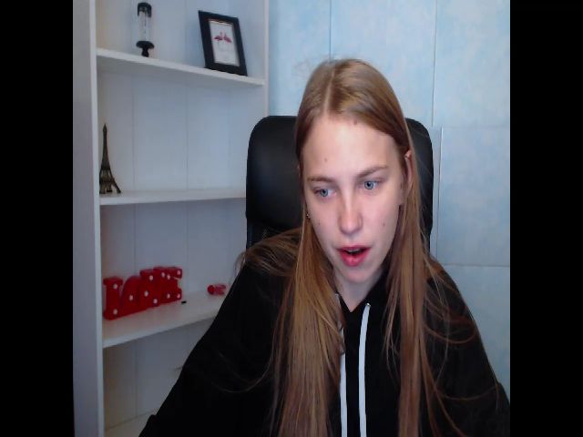 Live sex webcam photo for SshyTeen #270612766