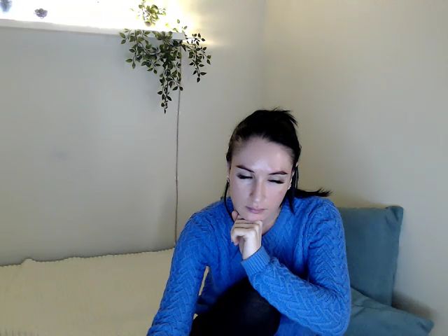 Live sex webcam photo for Lilly_Shine #270668259