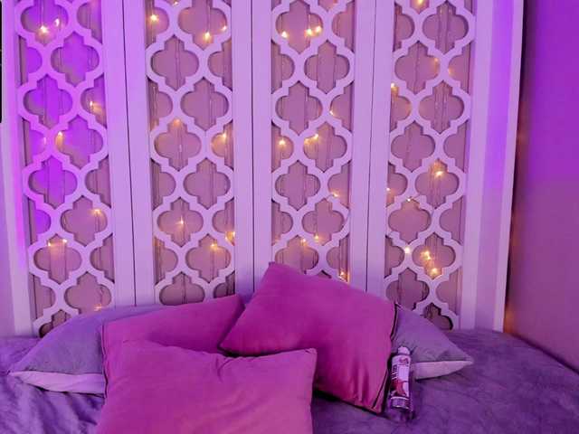 Live sex webcam photo for zoe-wils #270674826