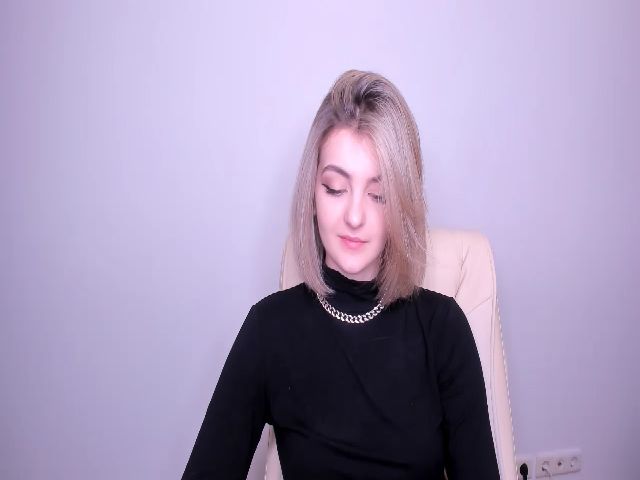 Live sex webcam photo for HelelGretta #270808398