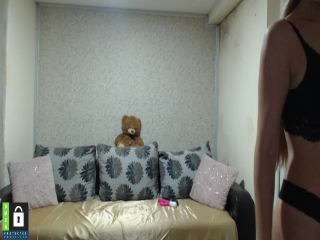 Live sex webcam photo for Sweet_Hilke4U #270566115