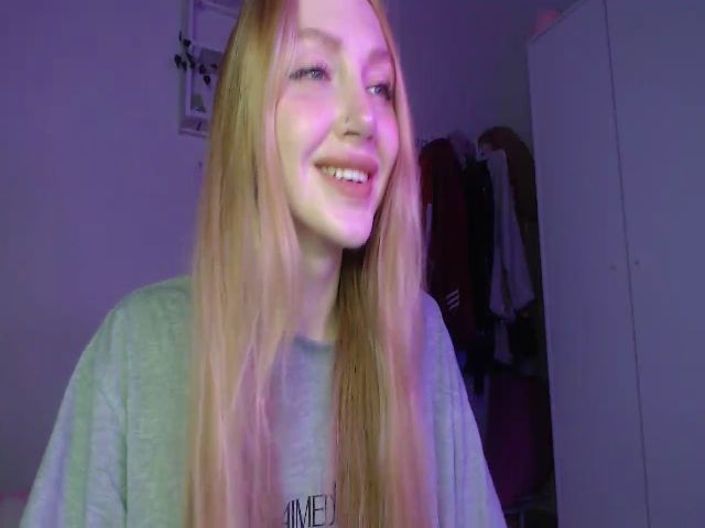 Live sex webcam photo for soo_emma #270808257