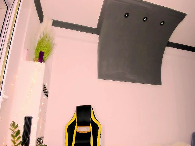 Live sex webcam photo for Lady_Laalllie #270673735