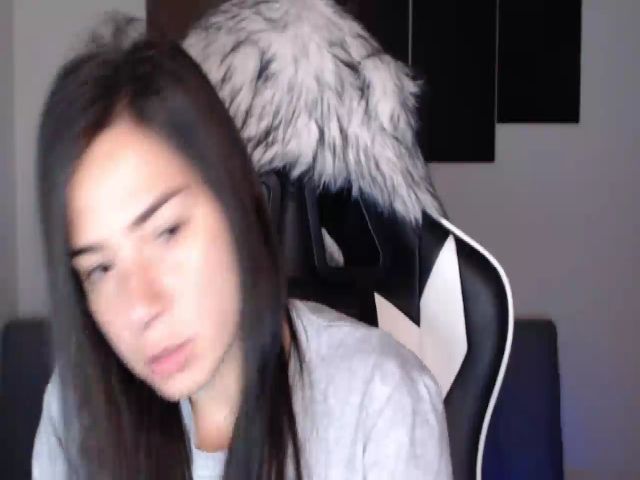 Live sex webcam photo for LycanGirl #270605925