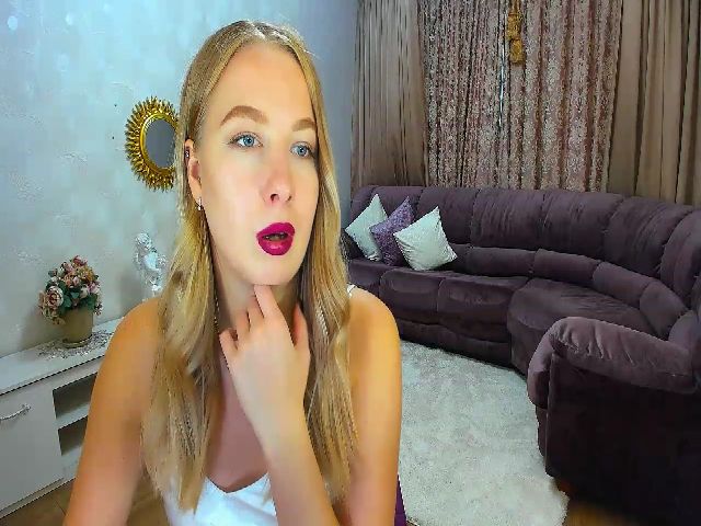 Live sex webcam photo for ElegantLook #270662057