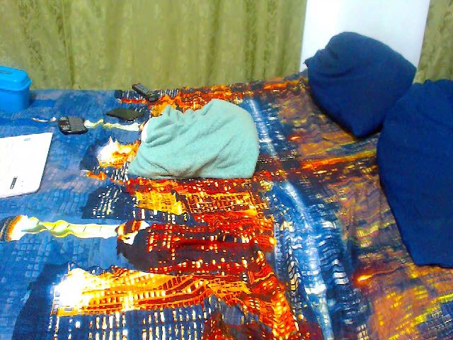 Live sex webcam photo for Jennysroom22 #270579338