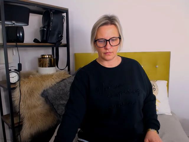 Live sex webcam photo for LuisaSexy69 #270631511