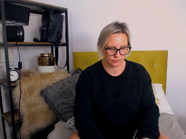 Live sex webcam photo for LuisaSexy69 #270637997