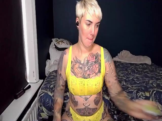 Live sex webcam photo for MissCharliex #270665812