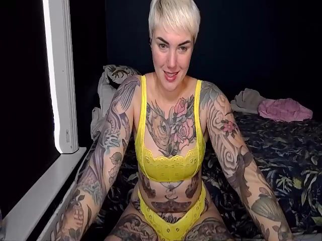 Live sex webcam photo for MissCharliex #270715815