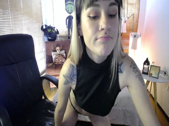 Live sex webcam photo for Kimjeniie #270781891