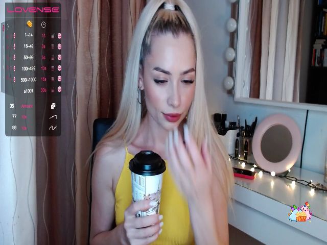 Live sex webcam photo for JustThea #270623485