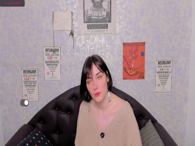 Live sex webcam photo for Elise_sweet #270575195