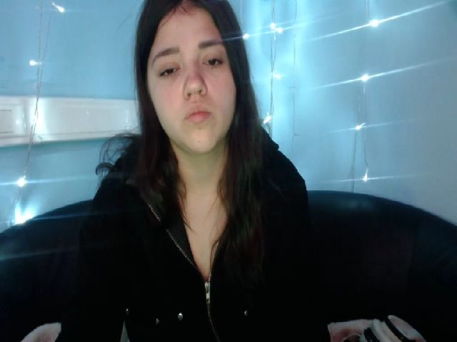 Live sex webcam photo for Emma_One1 #270583966