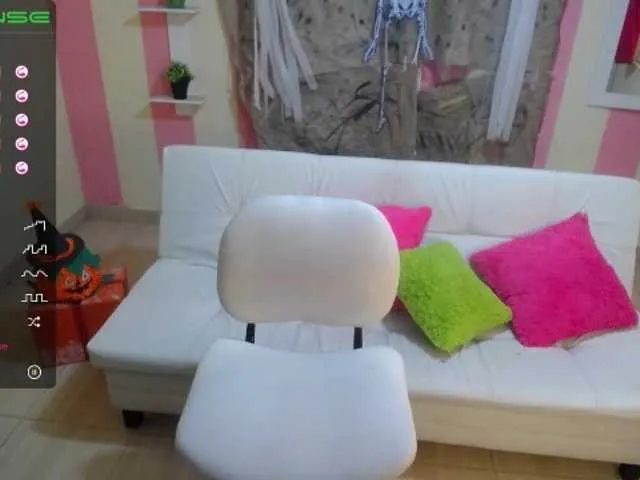 Live sex webcam photo for MiaBigBoobs #270674722