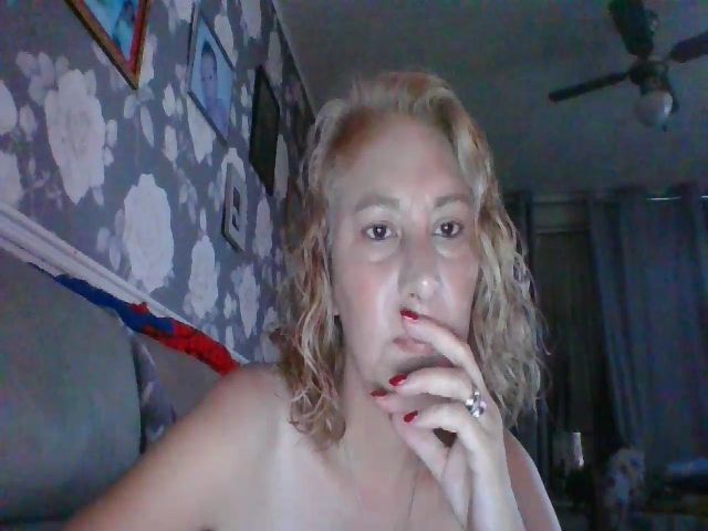 Live sex webcam photo for XxMommaKxX #270807990