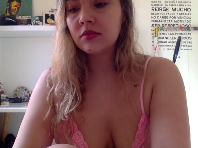 Live sex webcam photo for Alicenicolle #270682771