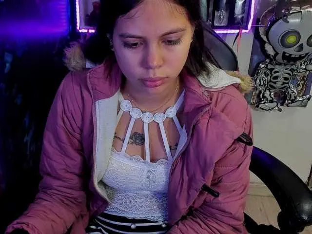 Live sex webcam photo for XCrislerSweet #270675033