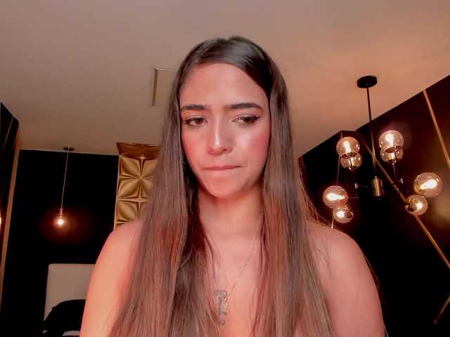 Live sex webcam photo for MariamRivera #270792398