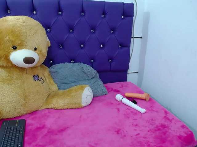 Live sex webcam photo for RoughDiamond8 #270621924