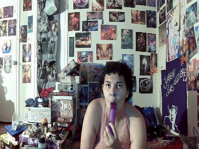 Live sex webcam photo for HornyHunBunny #270616183