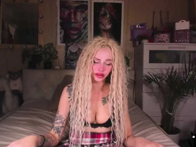 Live sex webcam photo for CatSeeYeah #270558593