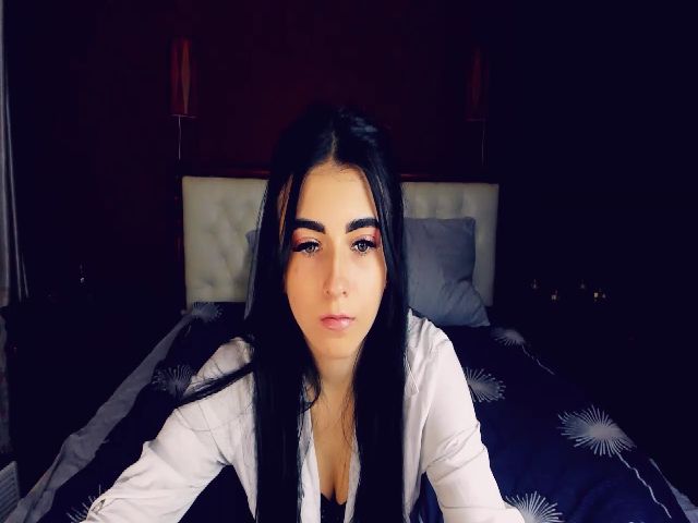 Live sex webcam photo for Taya_Roxxy #270639169