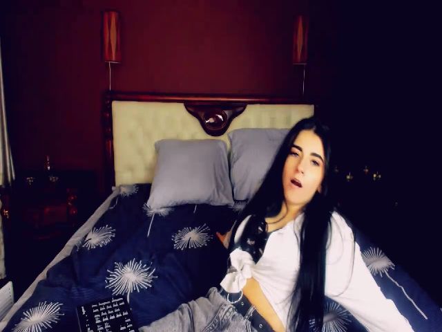 Live sex webcam photo for Taya_Roxxy #270667180