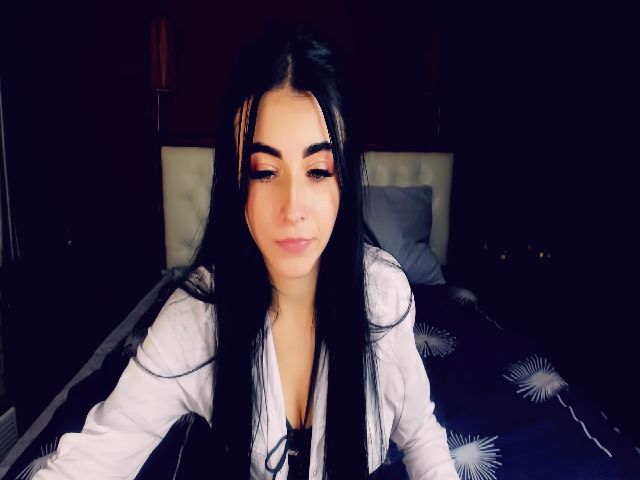 Live sex webcam photo for Taya_Roxxy #270671950