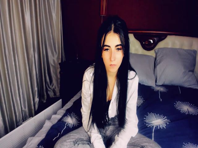 Live sex webcam photo for Taya_Roxxy #270719586