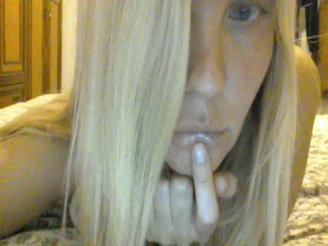 Live sex webcam photo for AromanovaA #270693511