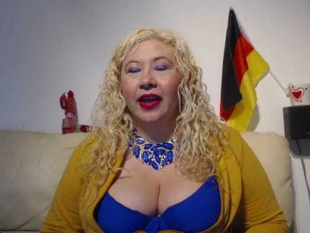 Live sex webcam photo for germanqueen #270818967