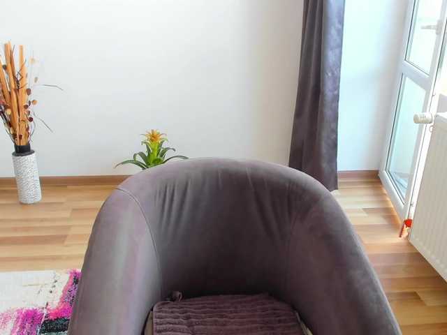 Live sex webcam photo for roses-dream #270815748