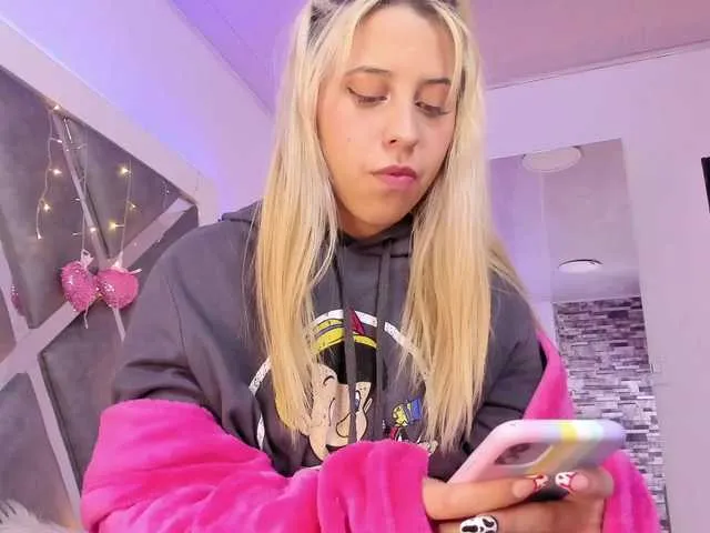 Live sex webcam photo for Catalina-jade #270815898