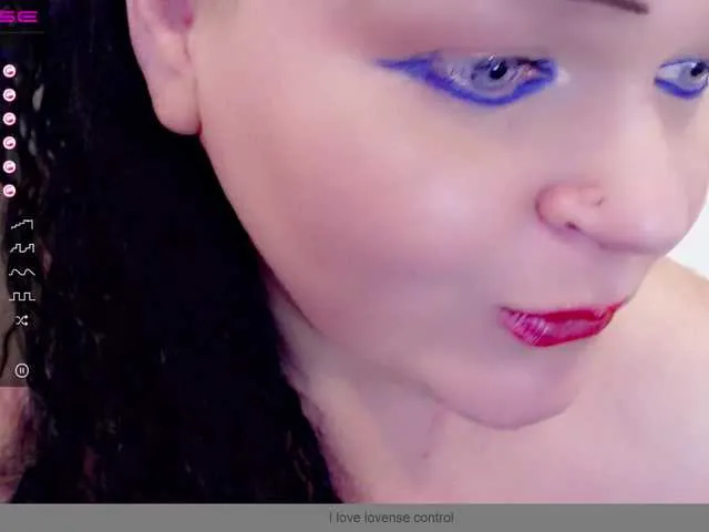 Live sex webcam photo for maure11 #270823744