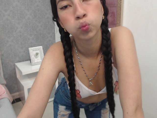 Live sex webcam photo for KHLOE-DM #270824733