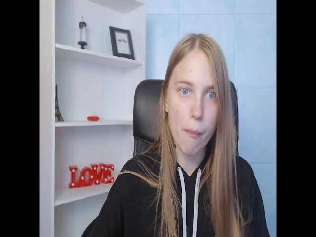 Live sex webcam photo for SshyTeen #270817473