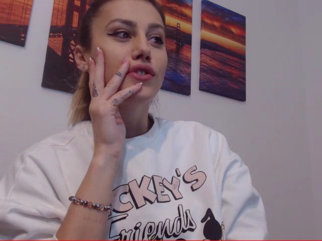 Live sex webcam photo for ynnarose #270814677