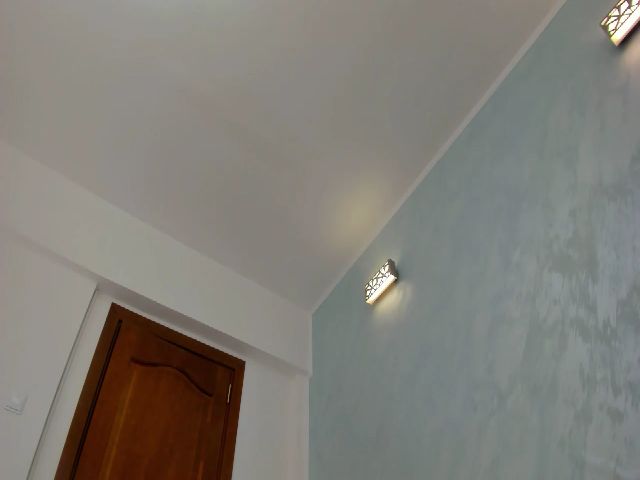 Live sex webcam photo for LiliThV2 #270817873