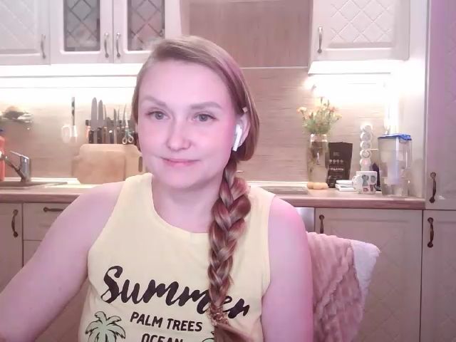 Live sex webcam photo for JaneGrey111 #270822496