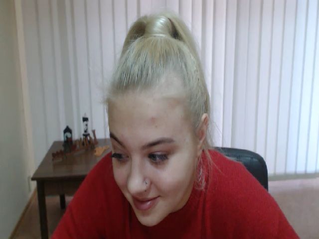 Live sex webcam photo for KalipsoHun #270817903