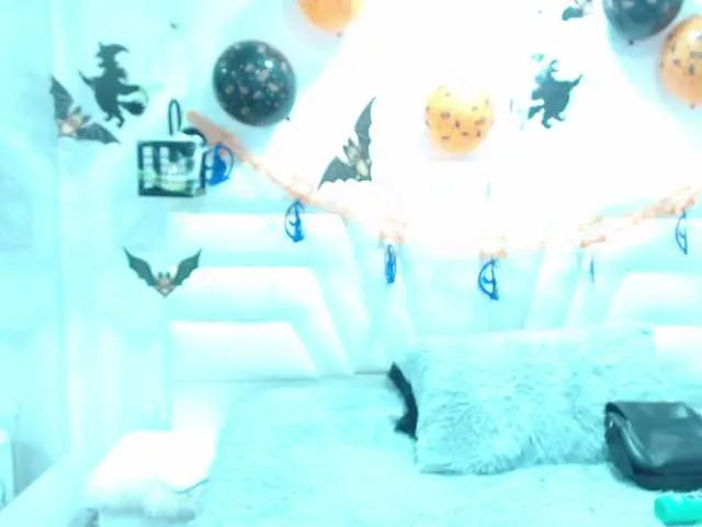 Live sex webcam photo for Brenda-star #270819742