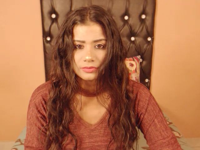 Live sex webcam photo for PARADISEQEEN #270825866